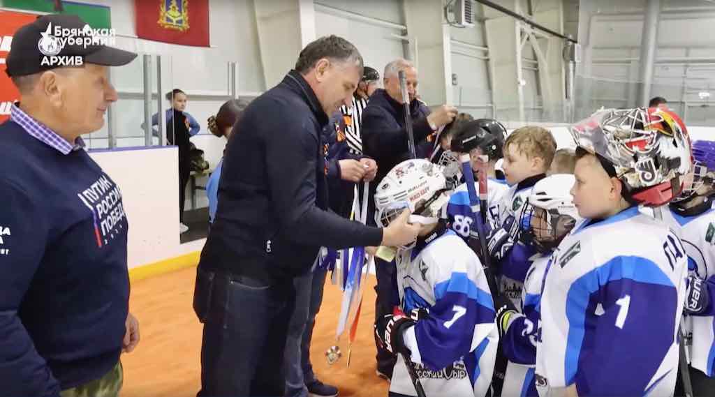 Брянские хоккеисты заняли второе место на первенстве ЦФО