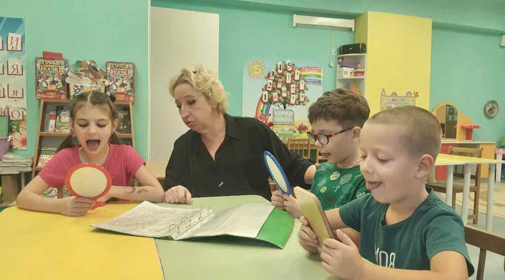 Мостик в мир слов: как воспитатели помогают детям с тяжелыми нарушениями речи