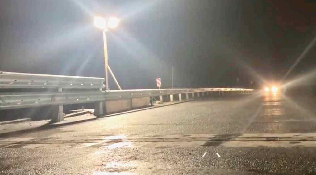 Губернатор Богомаз проехал по восстановленному мосту в Выгоничском районе