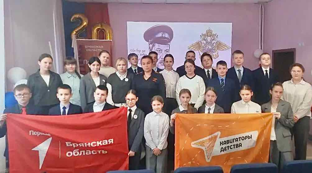 В Унече транспортные полицейские проводят неделю профориентации