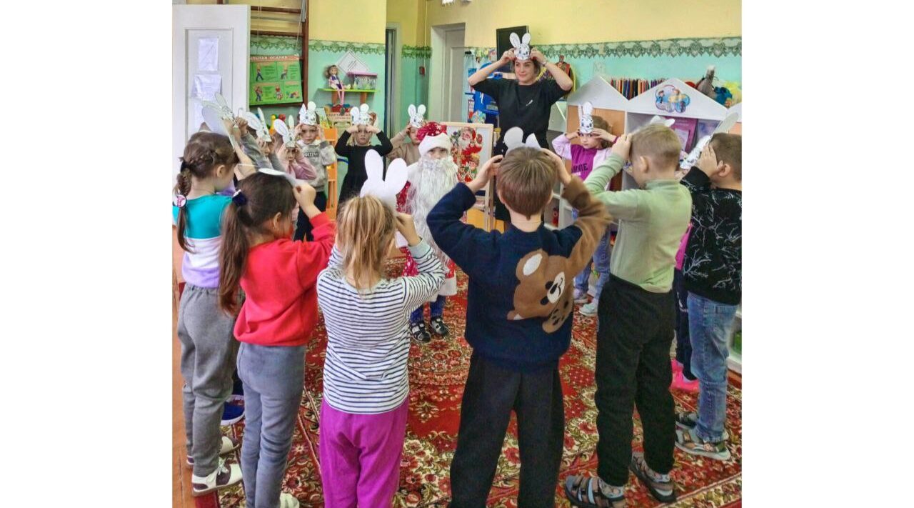 Детсадовцы почепского района собрали подарок Деду Морозу на день рождение