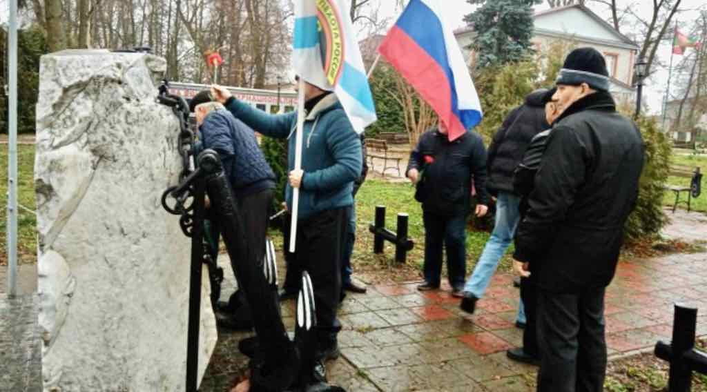 В Погаре чествовали воинов-морпехов в их праздник