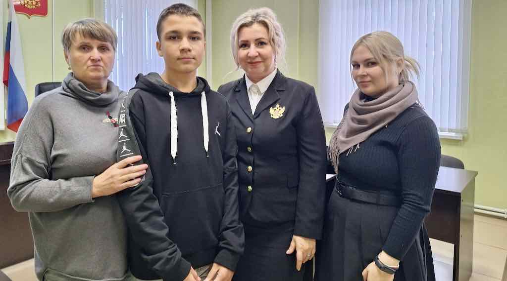 В Брянской области мать восстановилась в правах после 12-летней разлуки с сыном