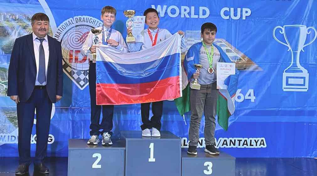 Брянский шашист Илья Мглинец завоевал три медали на первенствах мира