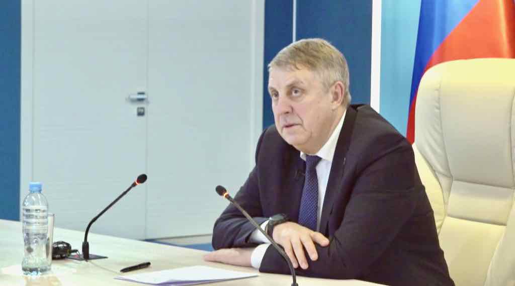 Богомаз поздравил жуковскую семью с рождением тройни