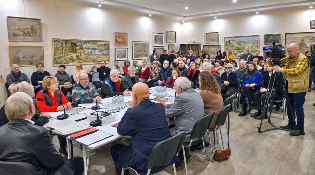 В Брянске открылась выставка народного мастера Хомрачева