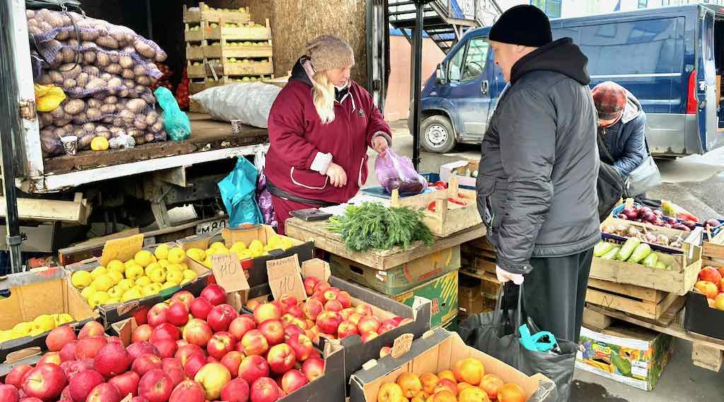 В Брянске пользуются популярностью ярмарки выходного дня