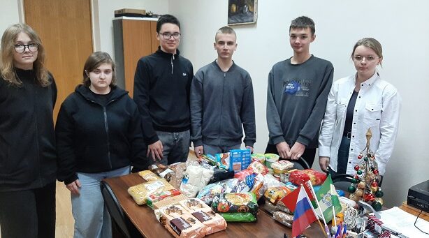 Брянские студенты участвуют в акции «Поздравь солдата с Новым годом!»