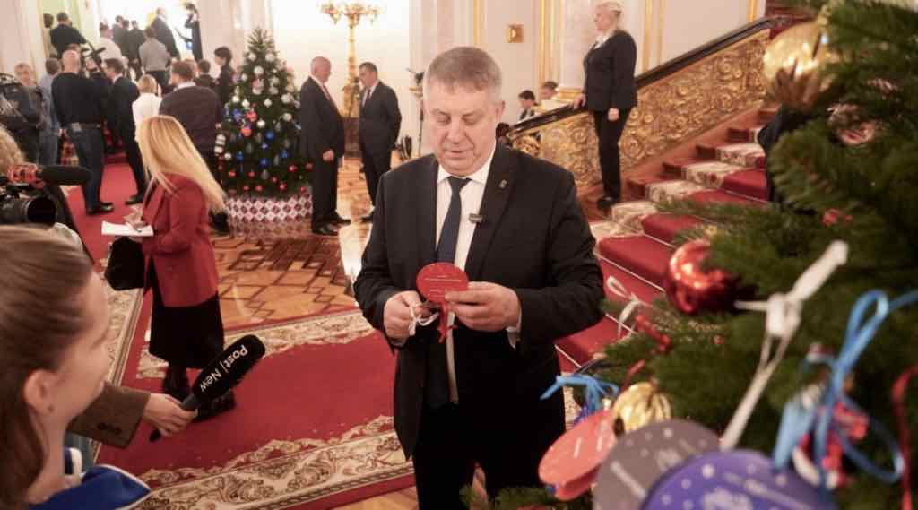 Александр Богомаз исполнит новогодние желания трех детей в рамках акции