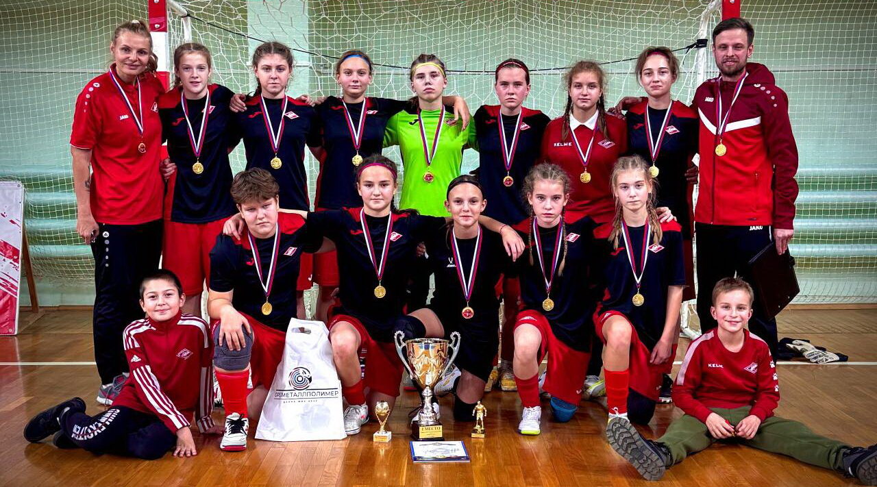 Брянские спартаковки привезли из Орла футбольный «Тургенев – Cup»