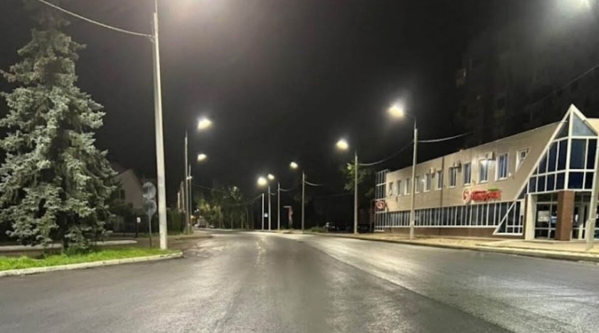 В Брянске продолжается реализация проекта по развитию сетей наружного освещения