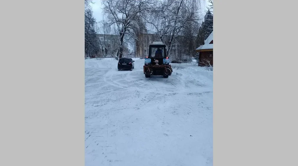 На Брянщине дорожники ведут борьбу с последствиями снегопада