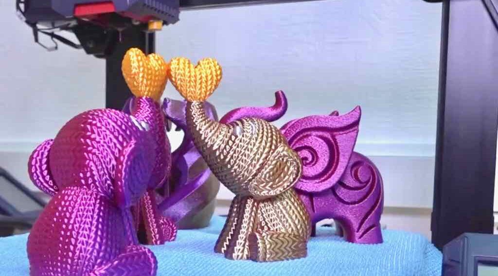 Чемпион мира по самбо Артём Осипенко встретился с детьми в Брянске