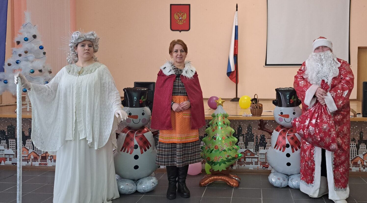 Школьники Брянска вместе с библиотекарями отправились в зимнюю сказку