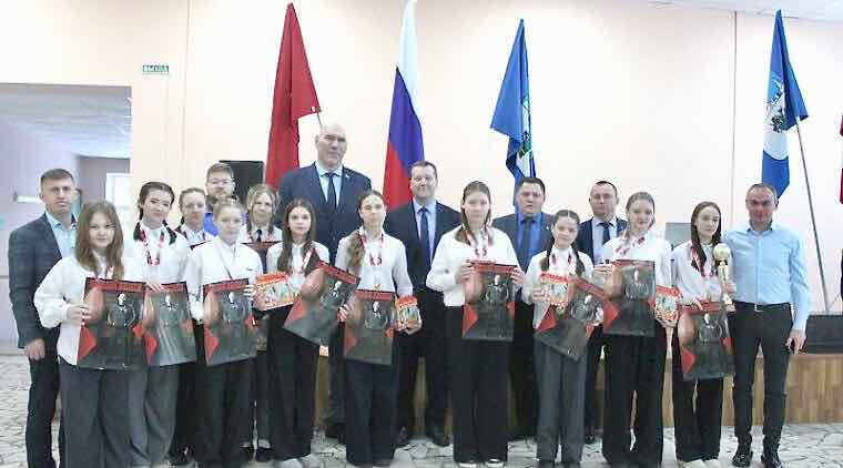 Талантливых школьников Карачевского района поздравили с успехами