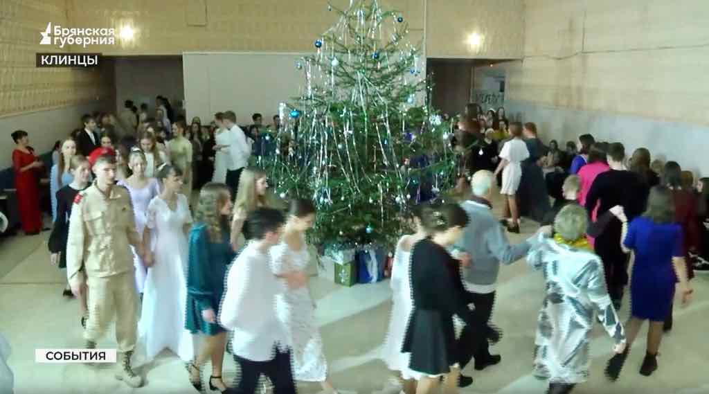 В Клинцах провели кадетский бал в честь графа Румянцева