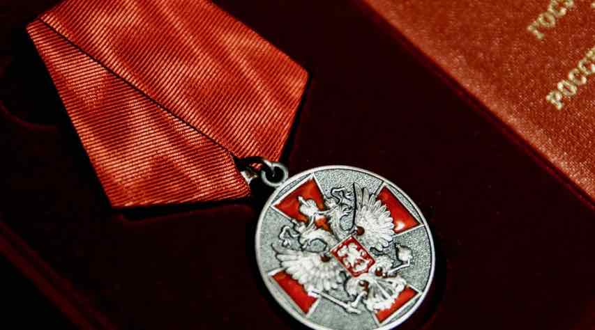 Губернатор Александр Богомаз поздравил брянцев с орденами