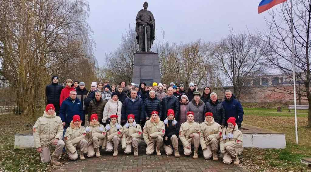 В Новозыбкове почтили память Неизвестного Солдата