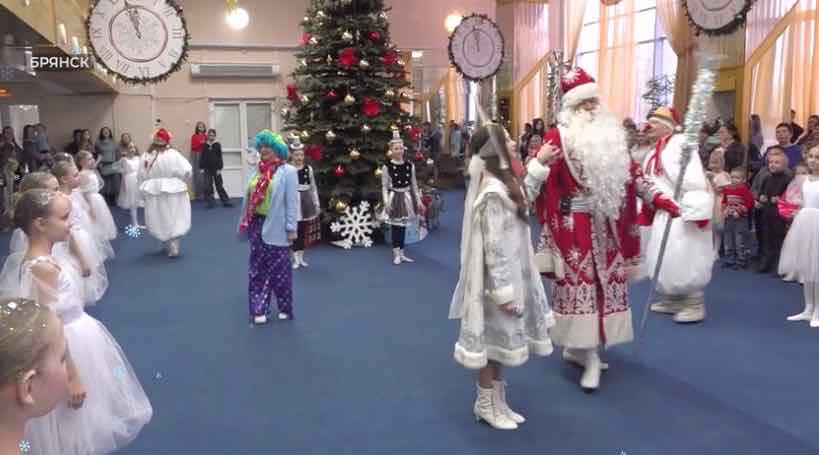 Во Дворце Гагарина в Брянске прошла благотворительная ёлка