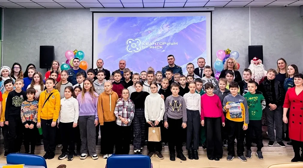 Интеллектуальная игра «Квиз-движ» прошла в Брянске