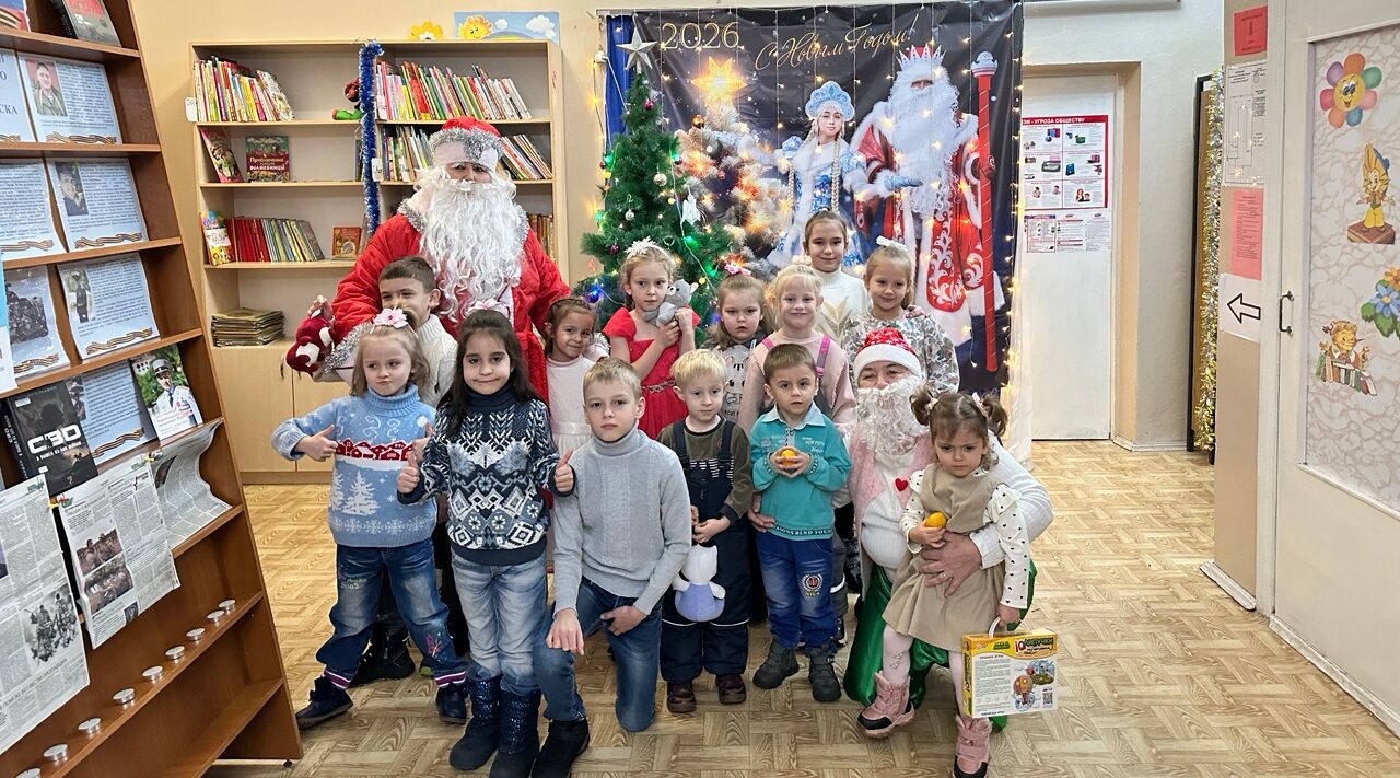Юные читатели Брянска побывали на новогоднем утреннике