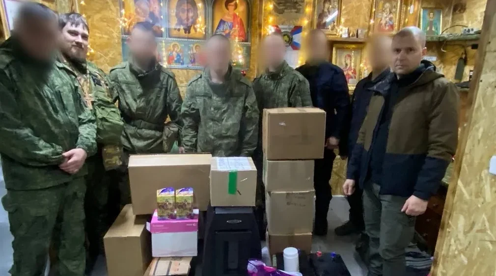 Брянский священник поздравил танкистов с Новым годом