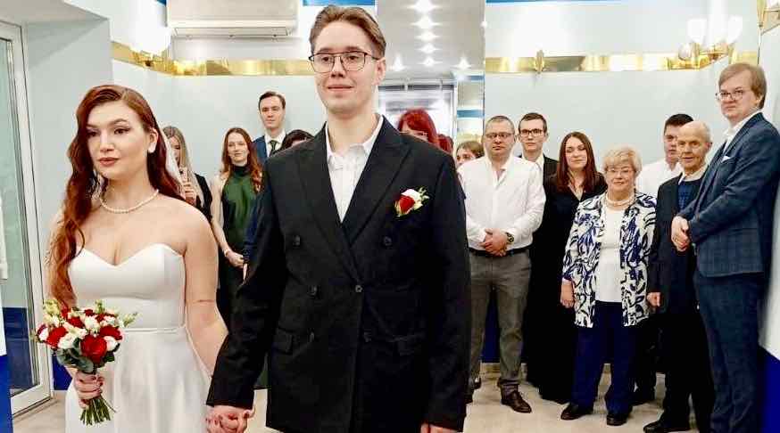 Тысячную пару новобрачных чествовали в Бежицком ЗАГСе Брянска