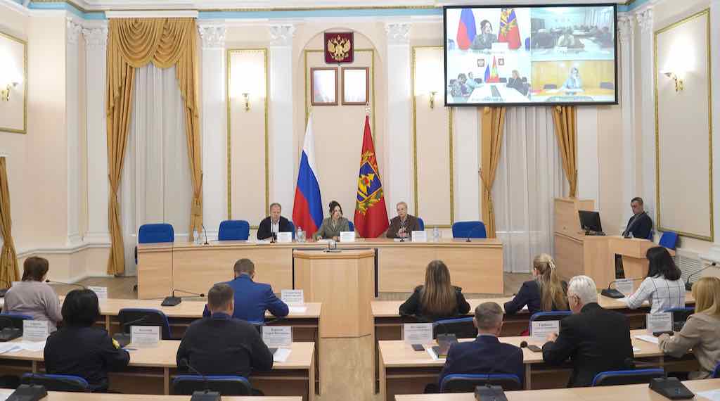 В Брянске обсудили вопросы с задержками зарплат