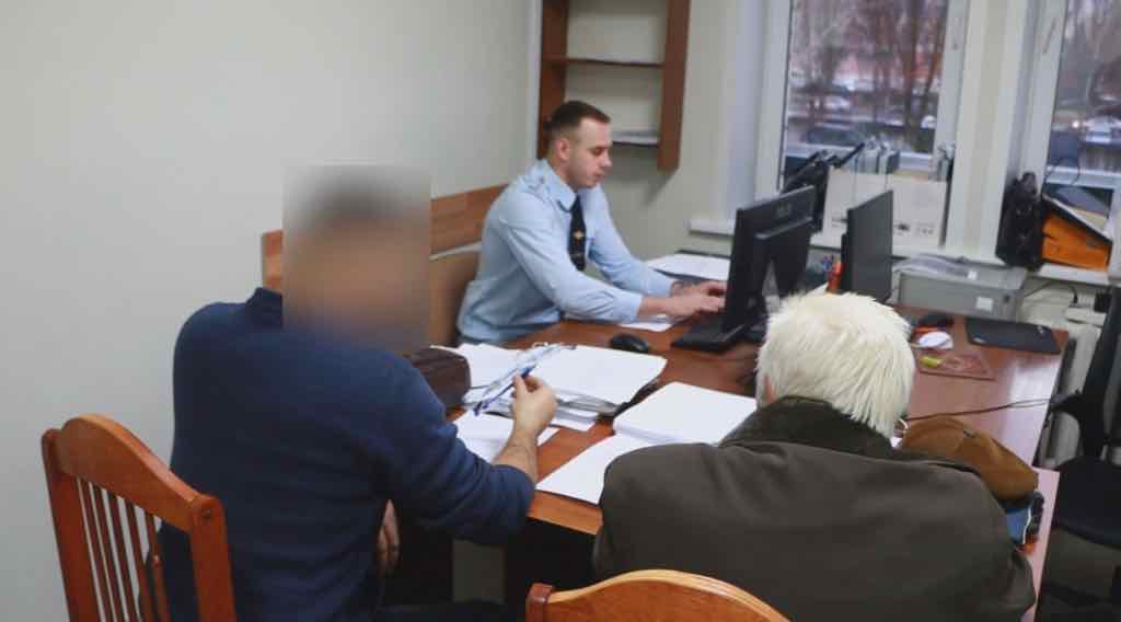 Брянские полицейские вернули пенсионеру 2 миллиона рублей