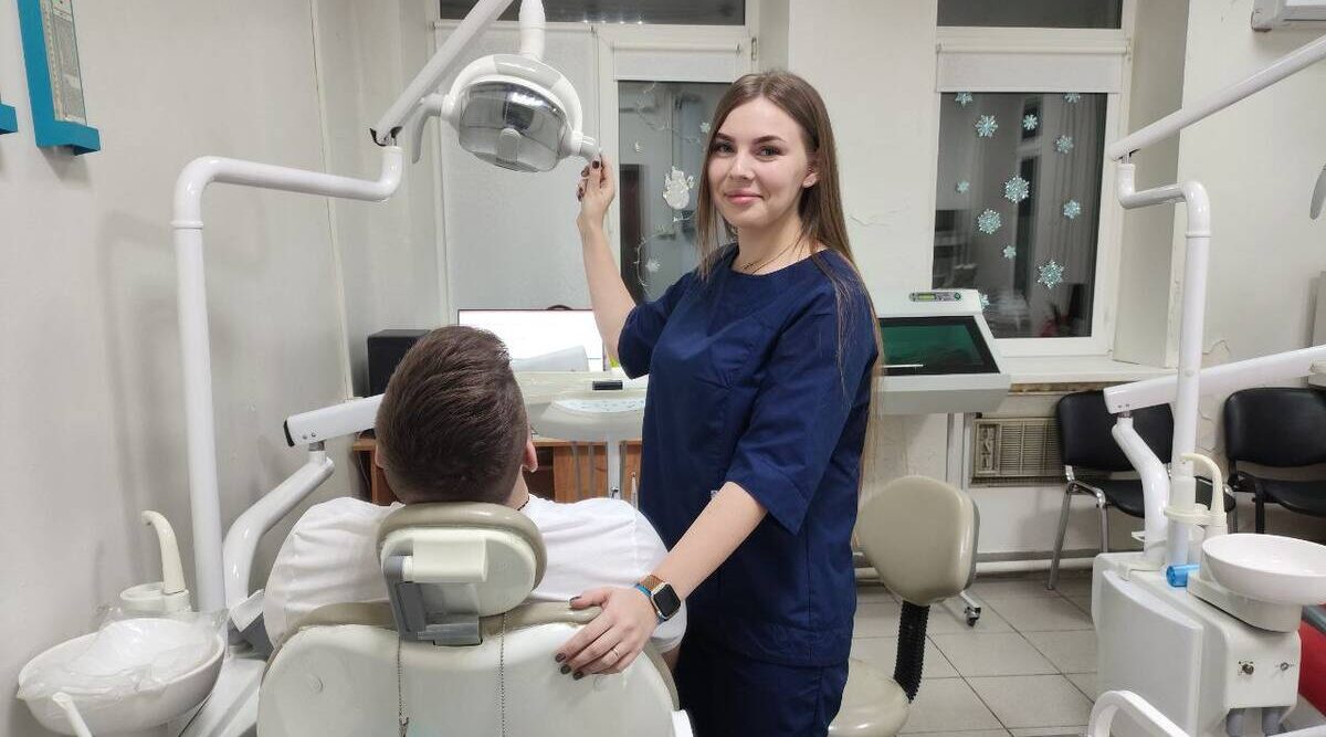 Молодой стоматолог вернулась в Клетнянский район благодаря программе «Земский доктор»