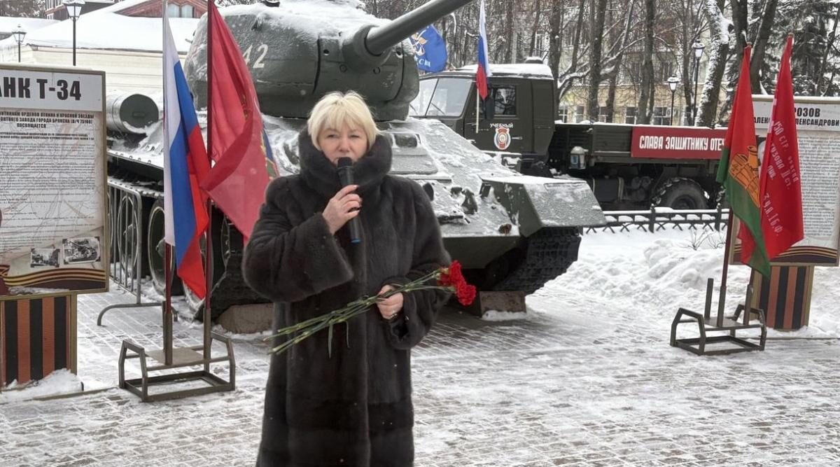 В Бежице был торжественно открыт месячник оборонно-массовой работы