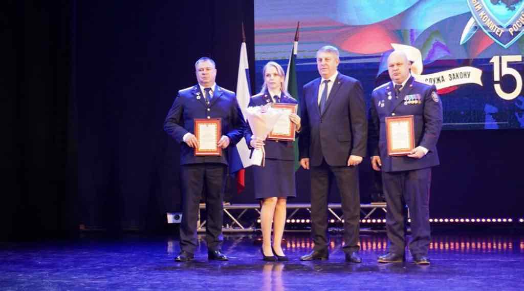 Александр Богомаз вручил награды сотрудникам брянского Следственного управления