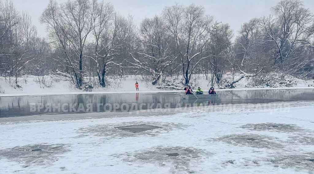 На Десне ищут утонувших детей с помощью видеокамеры