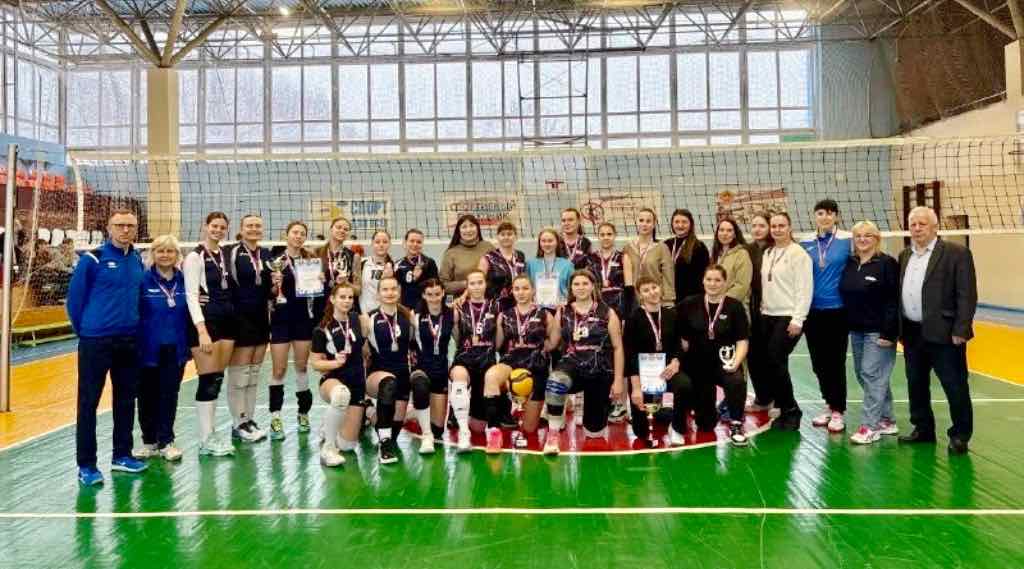 Дятьковские волейболисты победили в рождественском турнире