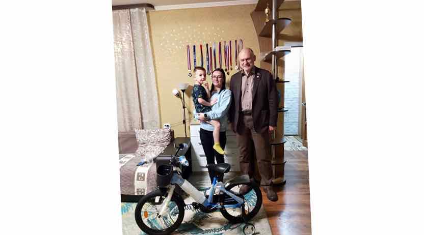 Депутат Брянской облдумы исполнил мечту новозыбковского мальчика