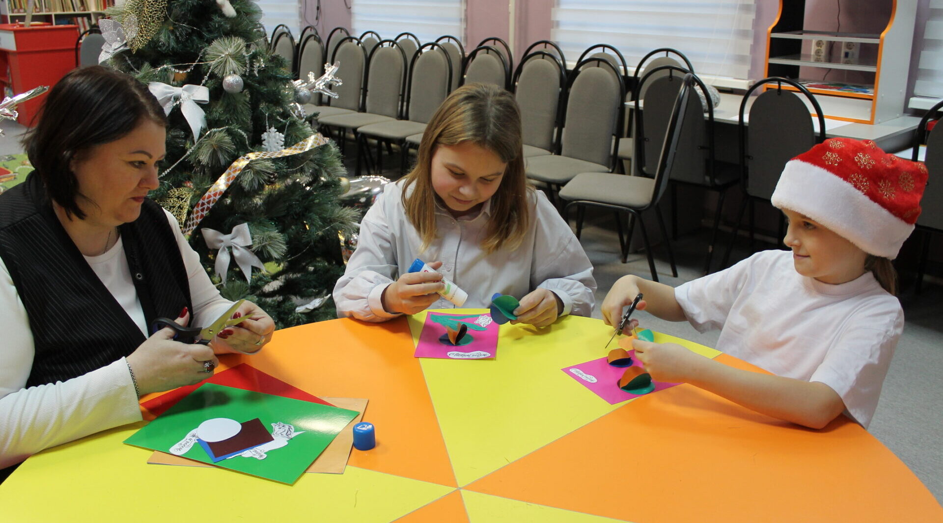В карачевской библиотеке прошёл мастер-класс по изготовлению необычной открытки