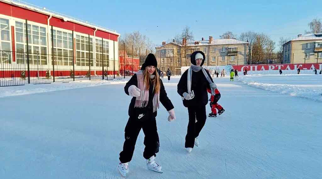 В Брянске для катания на коньках доступны семь крупных ледовых площадок