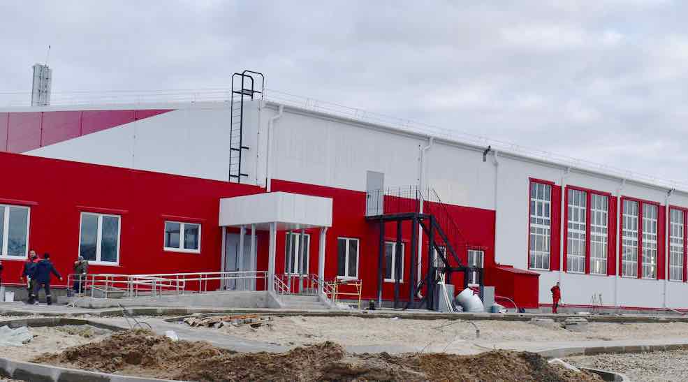 В Клетне за 400 млн рублей построили спортивный комплекс с бассейном