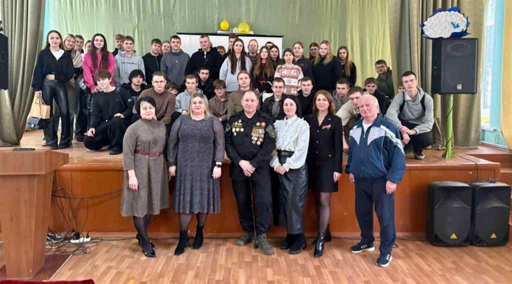 Ветеран боевых действий Владимир Клевцов провёл встречи со студентами Брянска