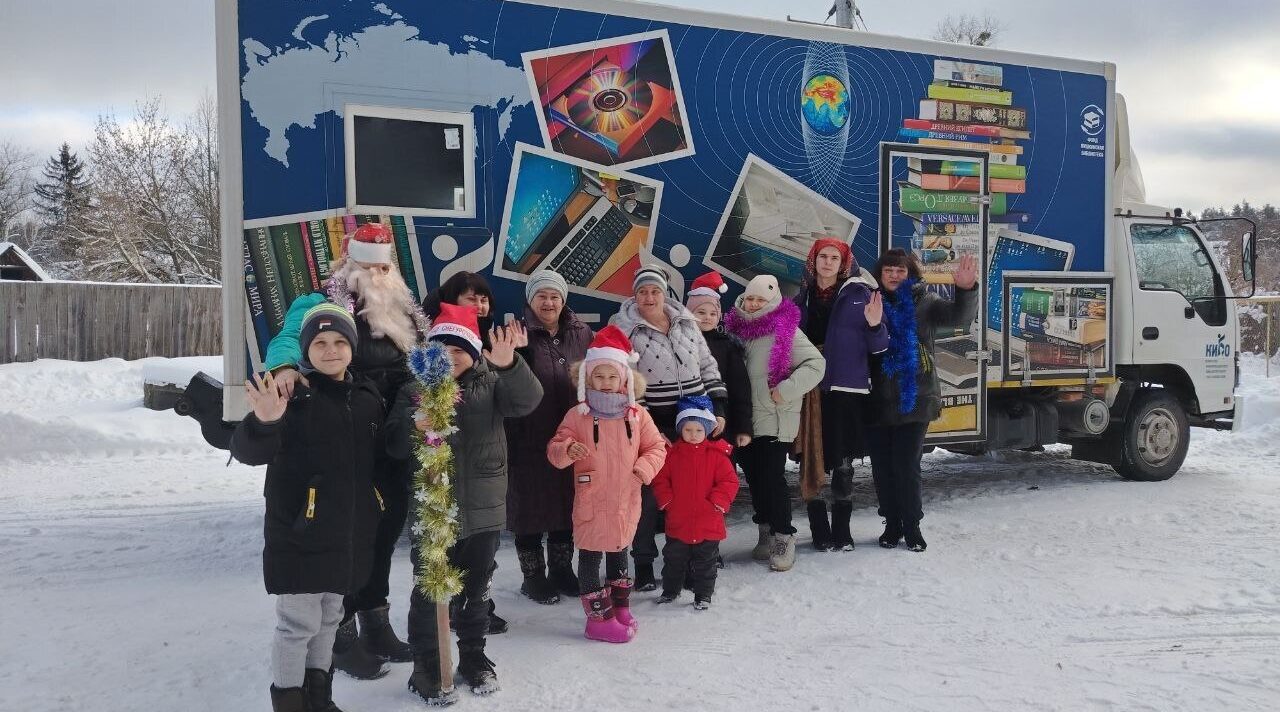 В кругу друзей провели праздник дети из Клюковников