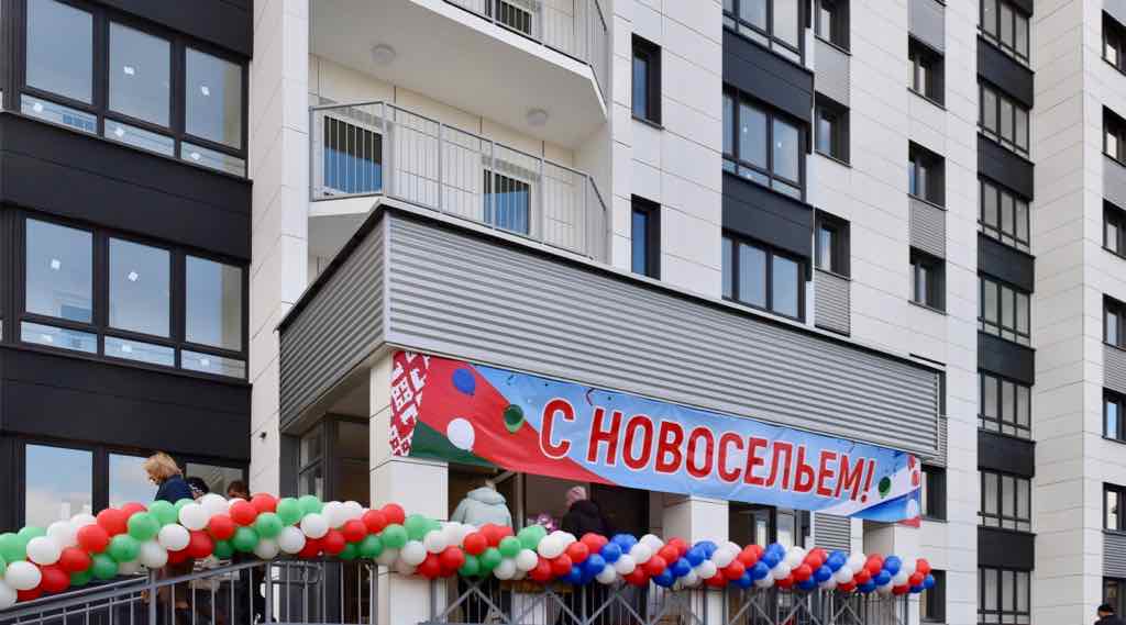 Более 300 сирот Брянской области получили квартиры в 2025 году