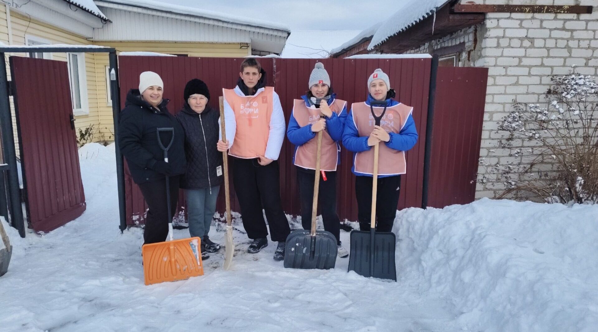 Погарские школьники стали участниками «снежного десанта»