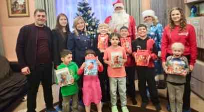 Брянский следком поздравили с Новым годом детей из приюта