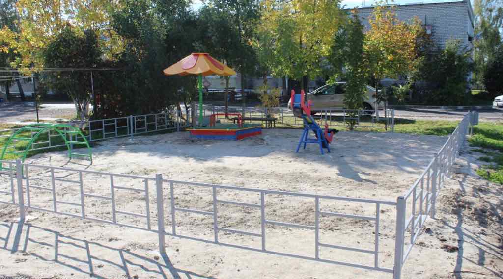 В Суземке благоустроили дворы и планируют работы в парке