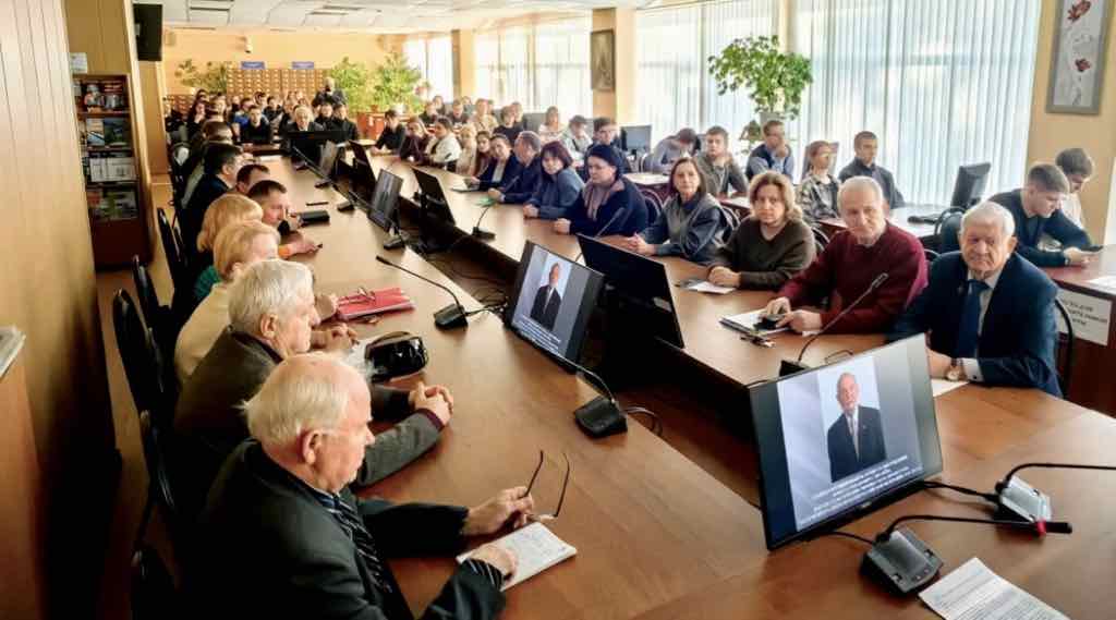 Наследие ученого: в Брянском ГАУ прошел семинар памяти Лихачёва