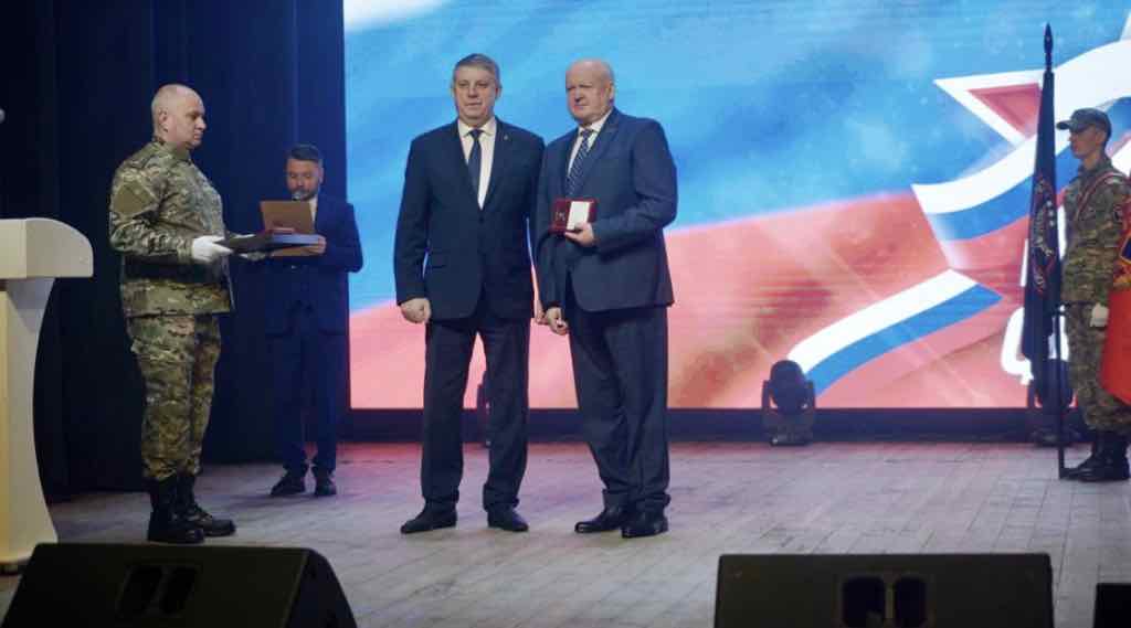 Губернатор поздравил бойцов «БАРС-Брянск» с 23 Февраля