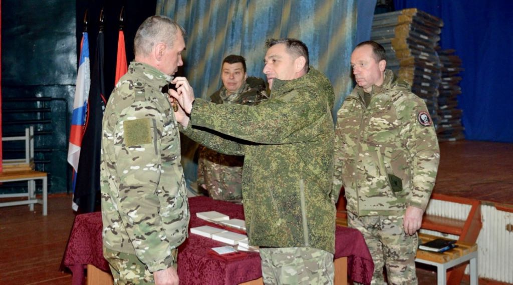 Командир «БАРС-Брянск» поздравил награждённых бойцов