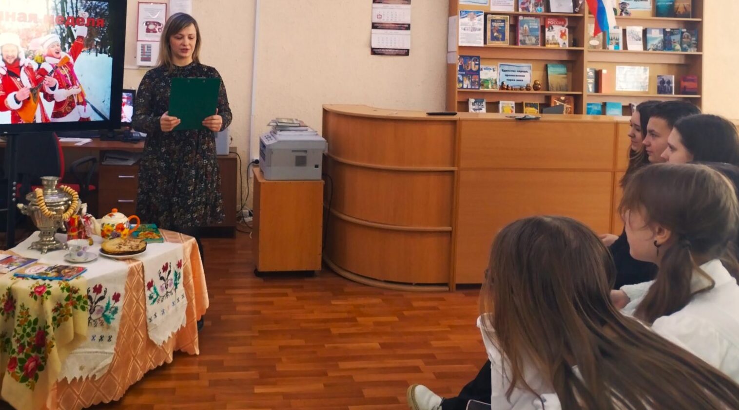 На фольклорные посиделки пригласили школьников Брянска