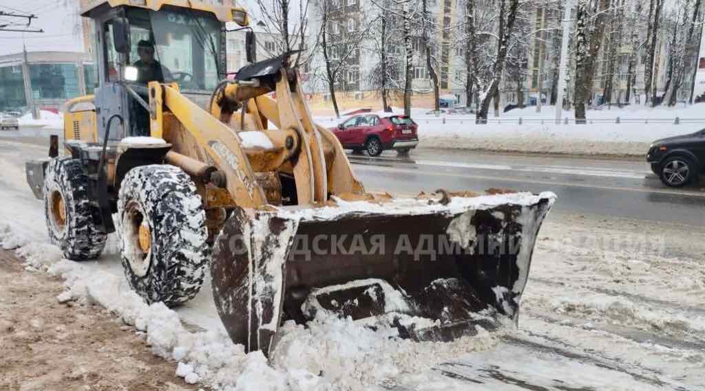 Брянские дорожники вывезли за сутки 2800 тонн снега