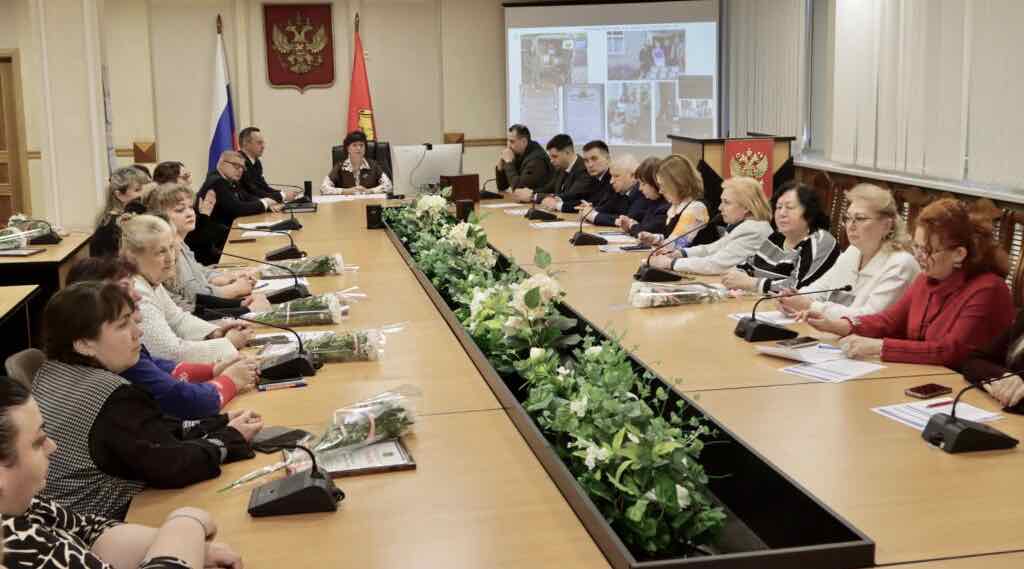  В Брянске наградили активистов территориального общественного самоуправления